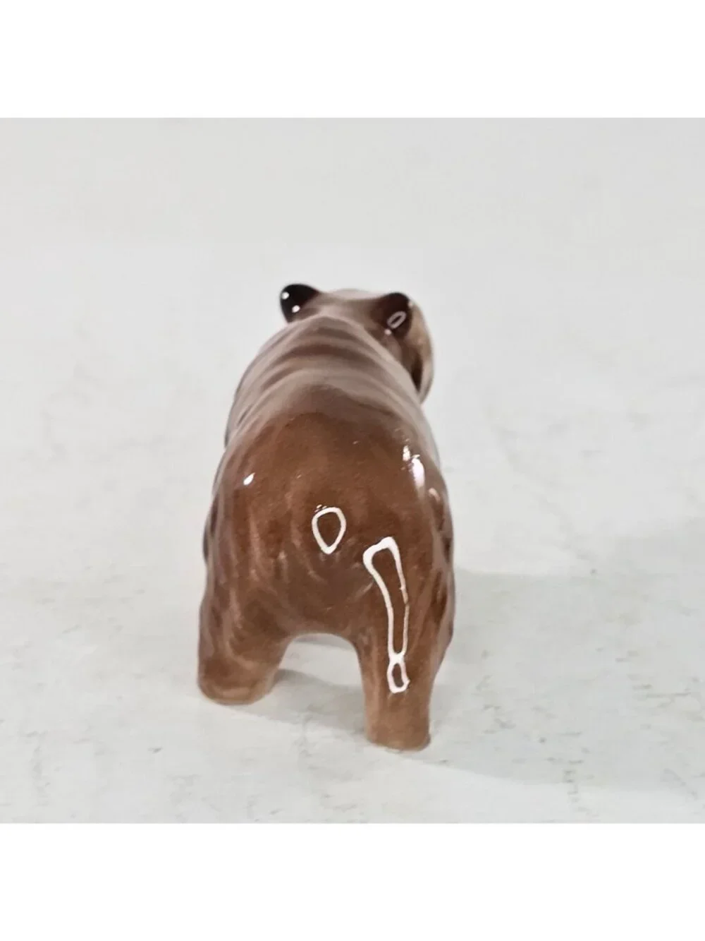 Hagen Renaker Grizzly Bear Mama Walking Miniature Figurine Ceramic *CHIP*
